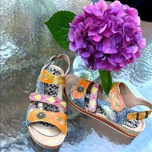 L'ARTISTE Sumacah Leather Floral Platform Wedge Sandals sz 40 (9 US) Camel multi